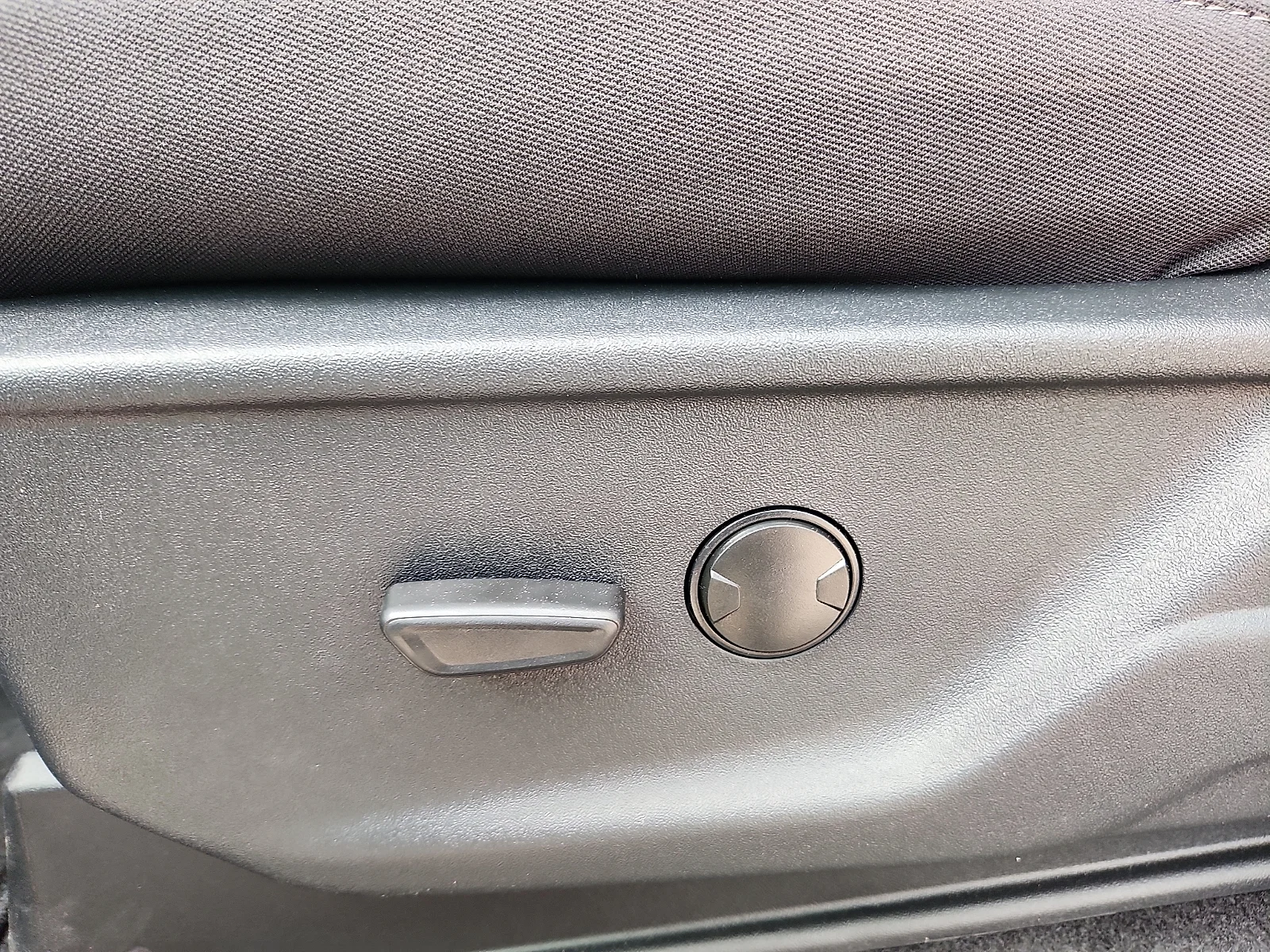 New 2026 Agate Black Metallic Ford XLT image 16