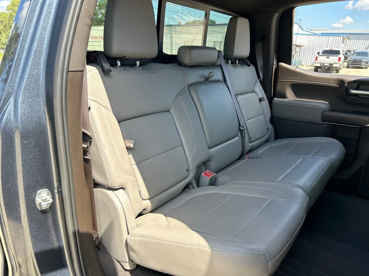 Used 2021 DARK SKY METALLIC GMC SLT image 20