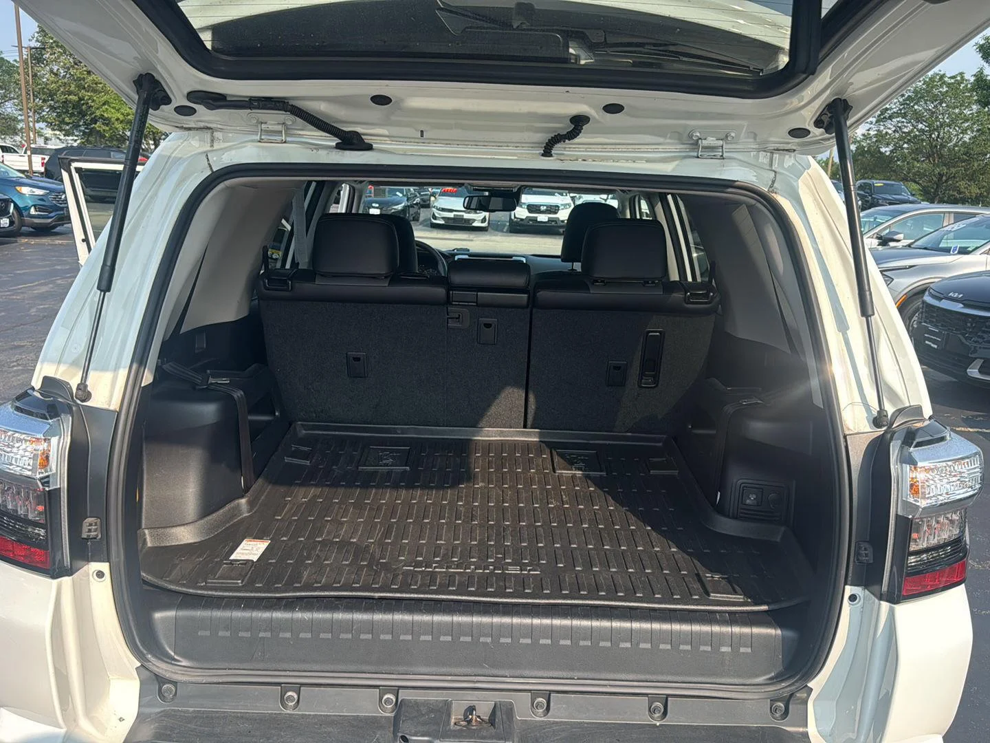 Used 2022 White Toyota SR5 Premium image 23