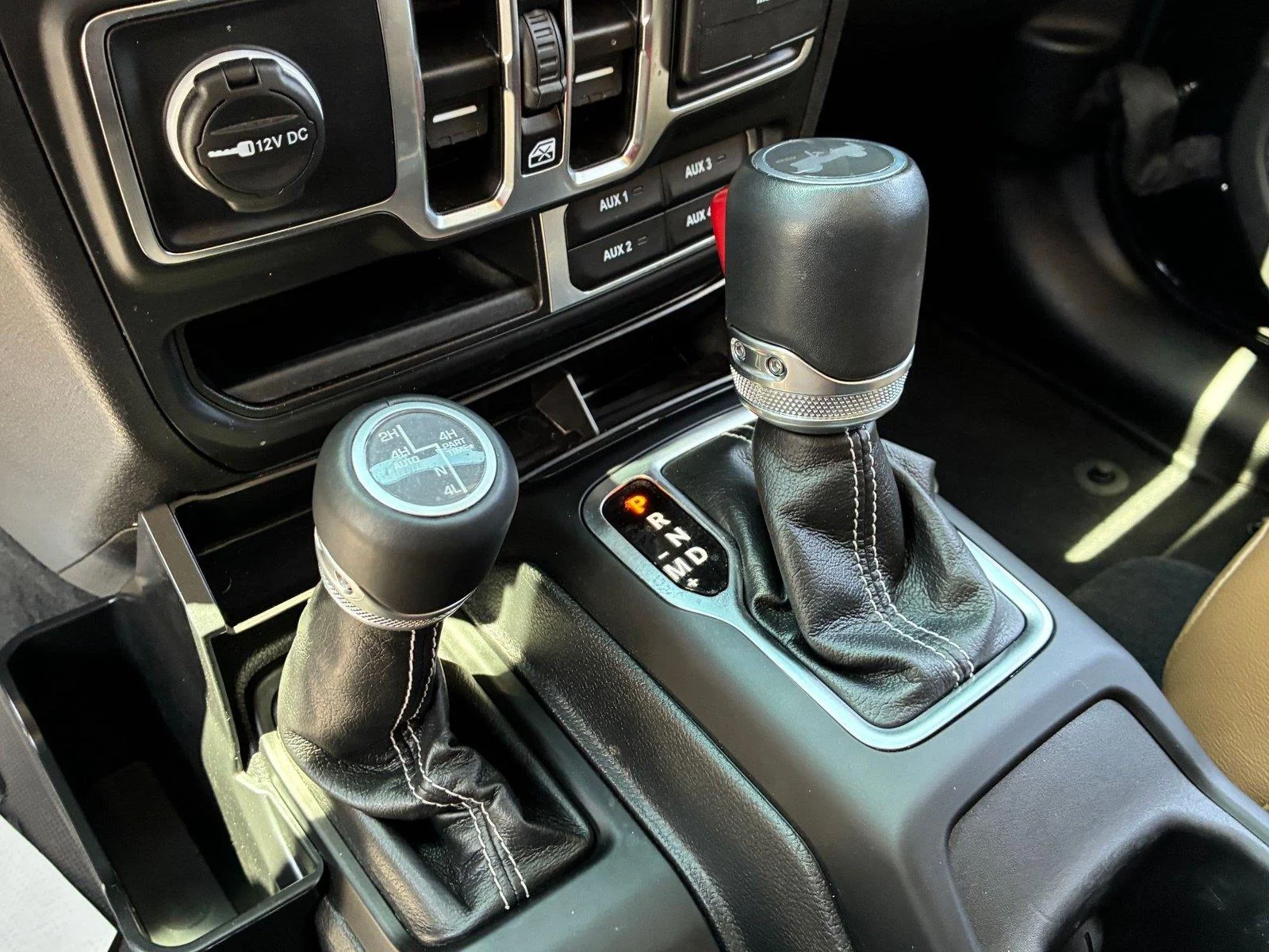 Used 2023 Black Clearcoat Jeep Sahara image 21