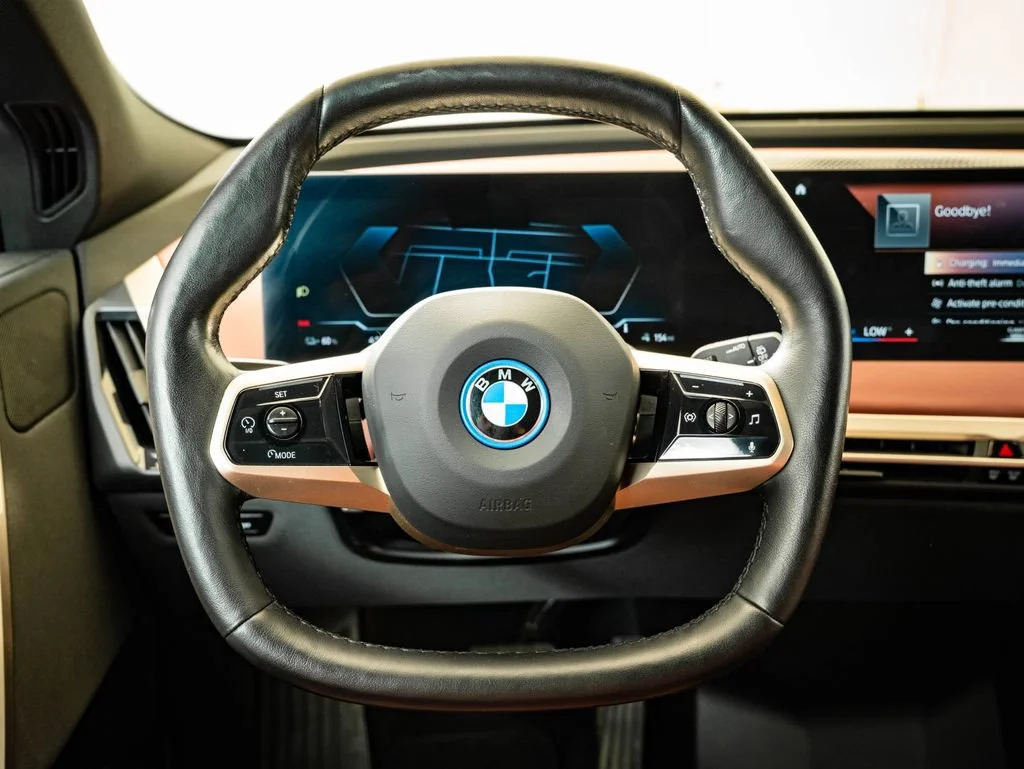 Used 2023 Black Sapphire Metallic BMW xDrive50 image 37