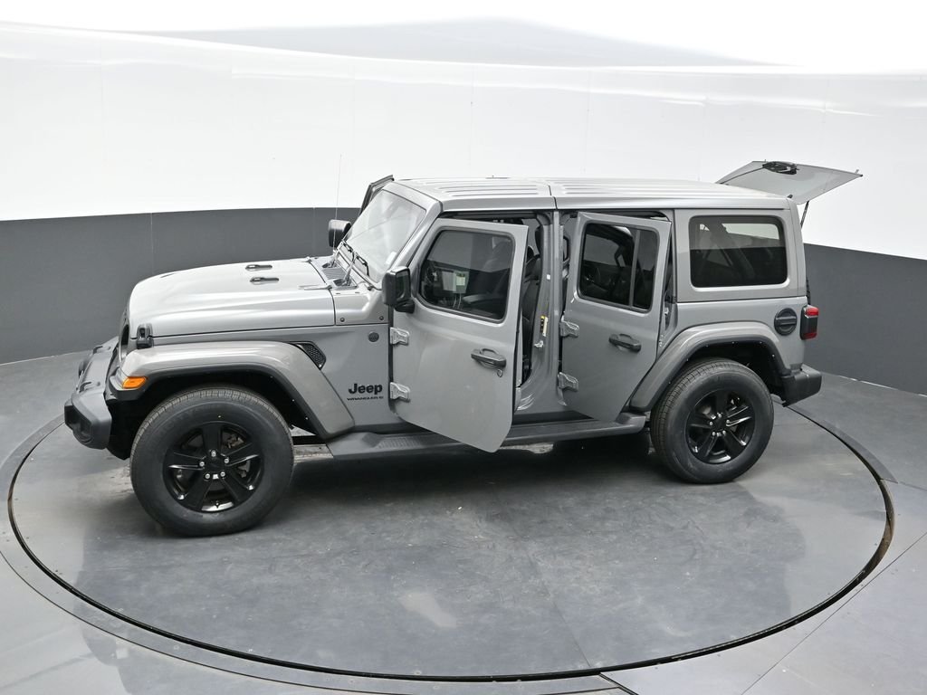 Used 2023 Gray Jeep Altitude image 44