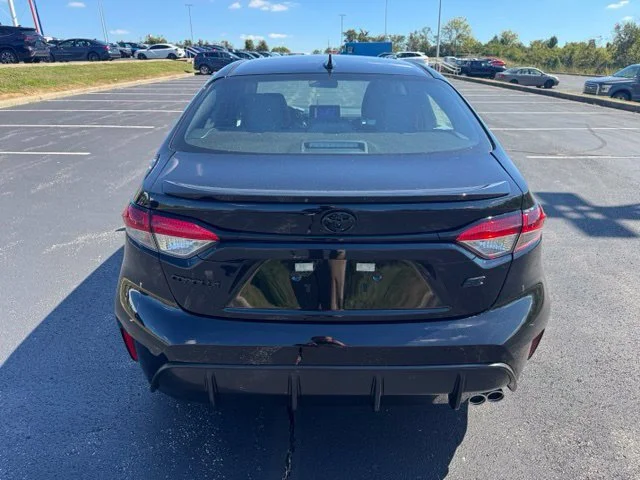New 2027  Toyota SE image 3