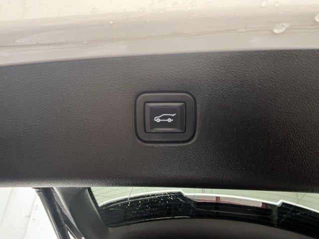 Used 2021 Summit White Chevrolet LT image 31