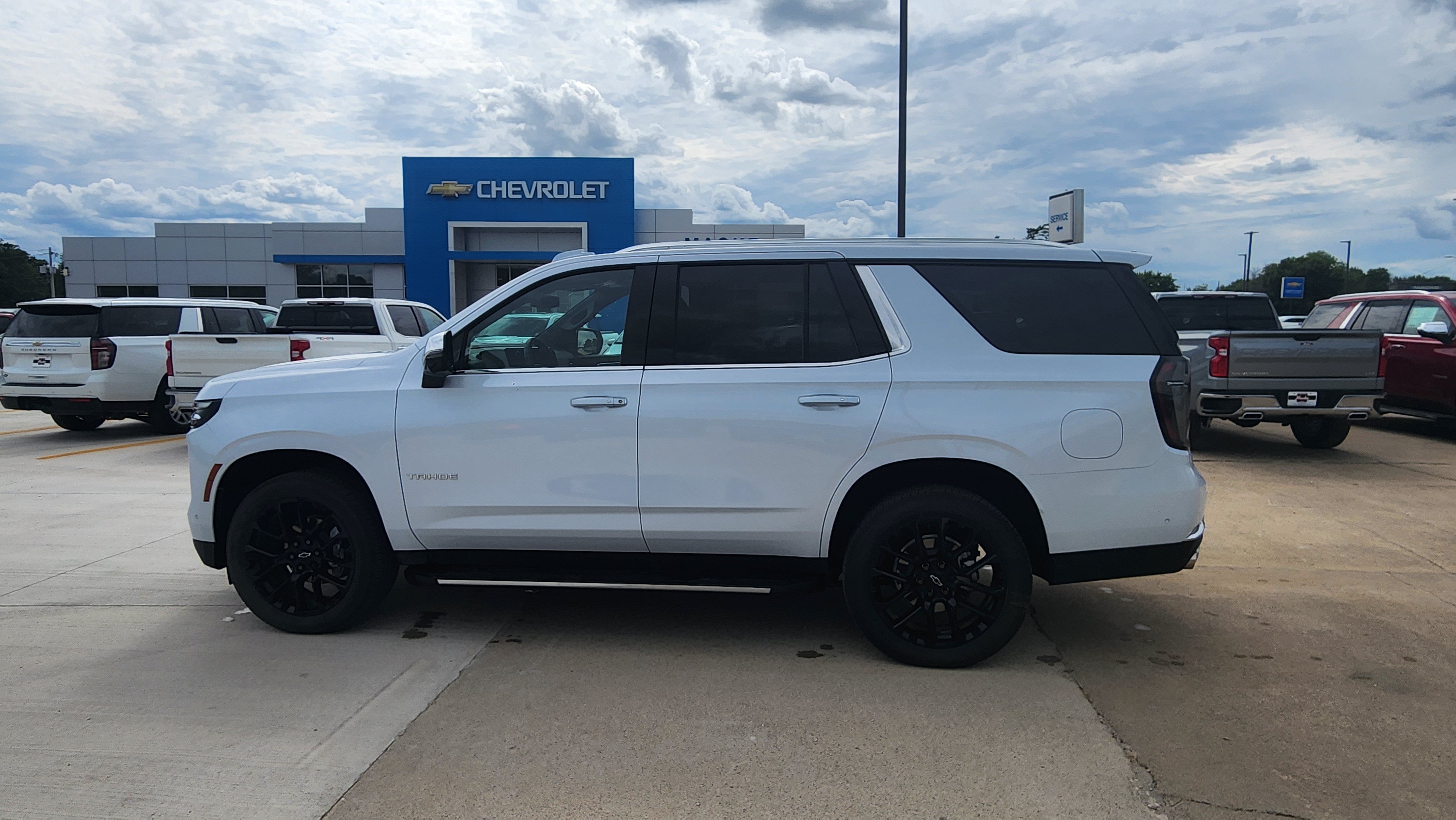 Used 2026 Polar White Tricoat Chevrolet Premier image 5
