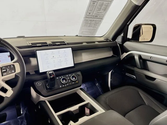 Used 2025 Fuji White Land Rover S image 26