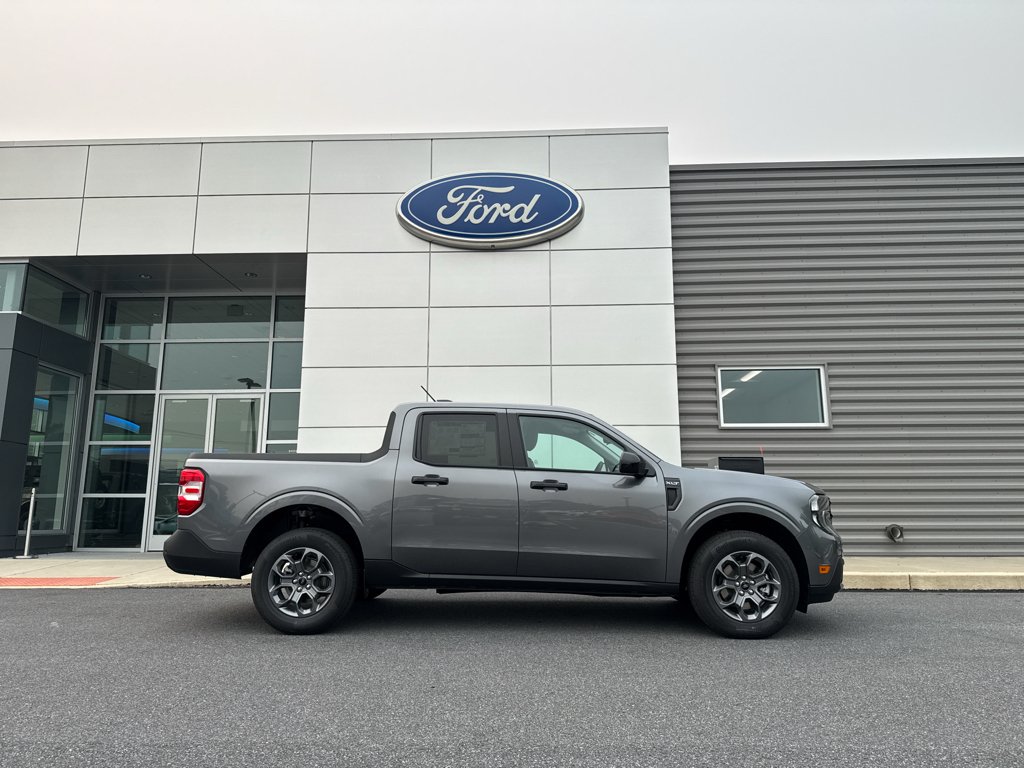 New 2026 Carbonized Gray Metallic Ford XLT image 2