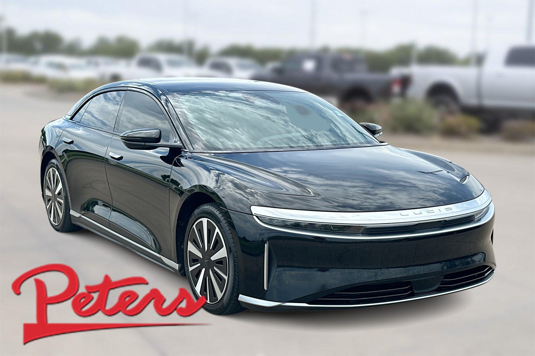 Used 2024 Black Lucid Touring image 1