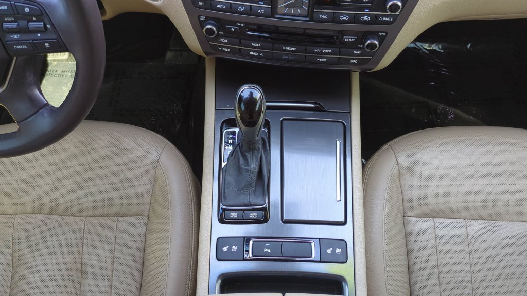 Used 2017 Black Genesis 3.8 image 15