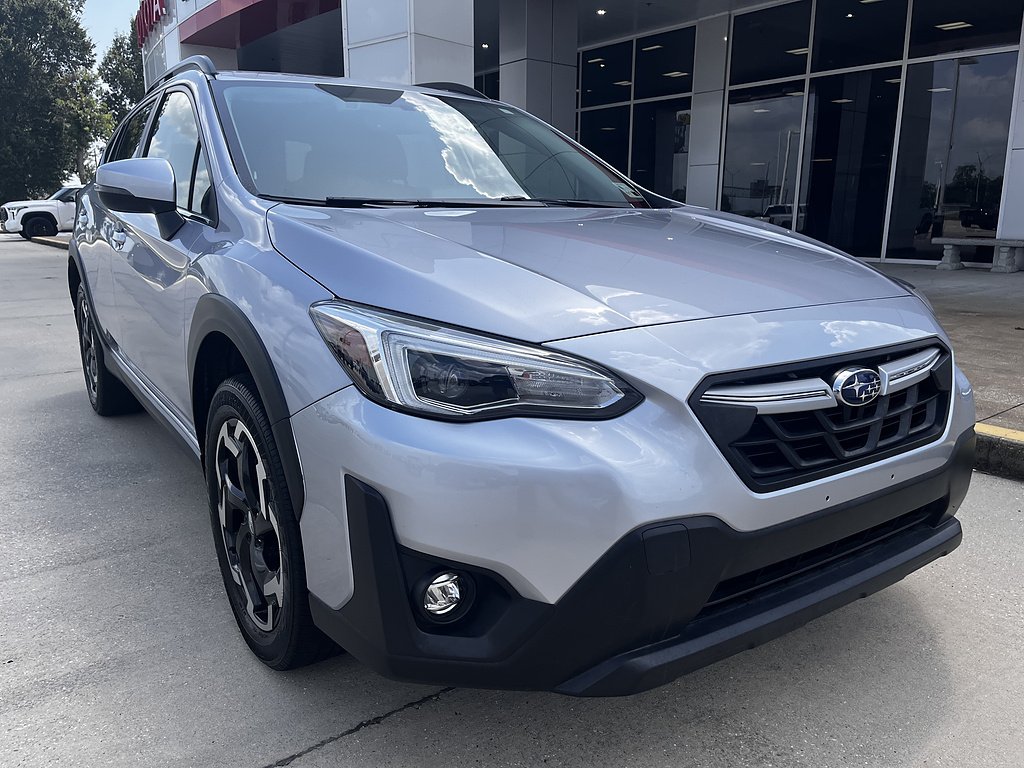 Used 2021 Ice Silver Metallic Subaru Limited image 1