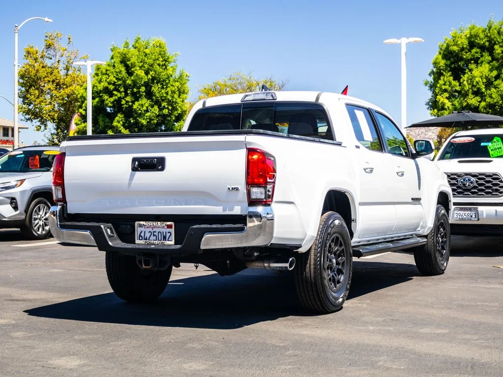 Used 2019 White Toyota SR5 image 10