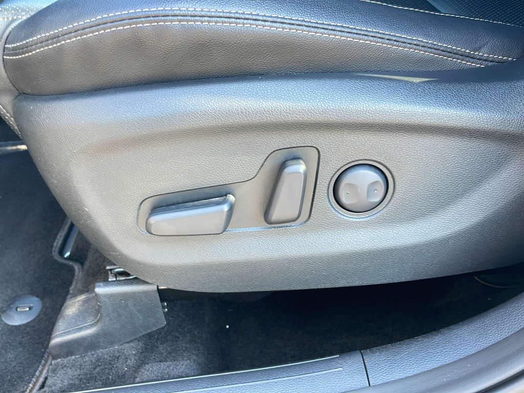 Used 2021 Red Kia EX image 17