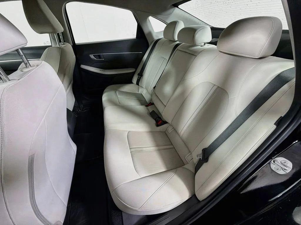 Used 2024 Black Hyundai SEL image 18