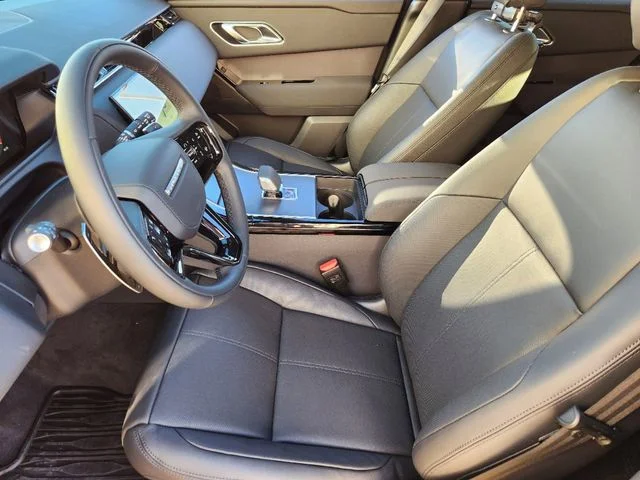 Used 2025 Black Land Rover Dynamic SE image 9