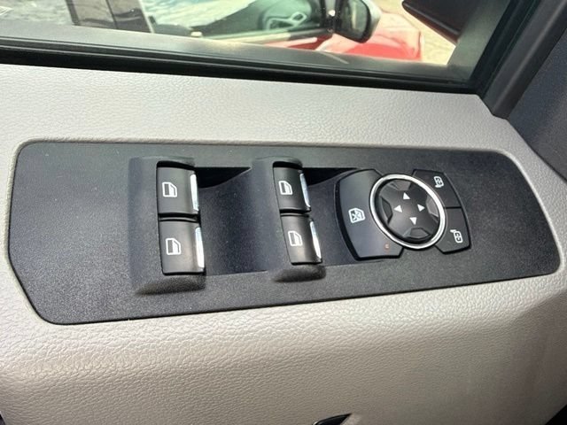 Used 2019 Oxford White Ford XLT image 16
