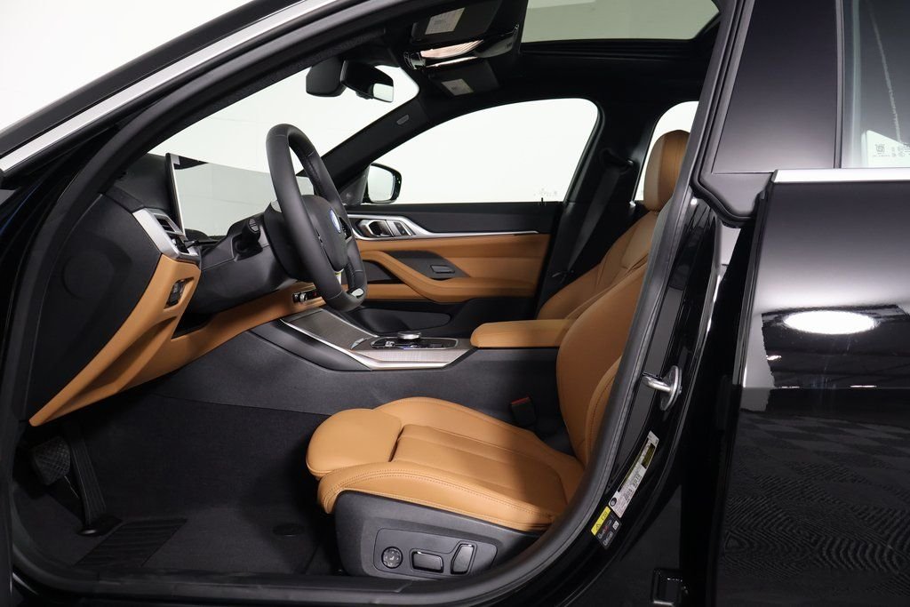 New 2026 Jet Black BMW xDrive40 image 5