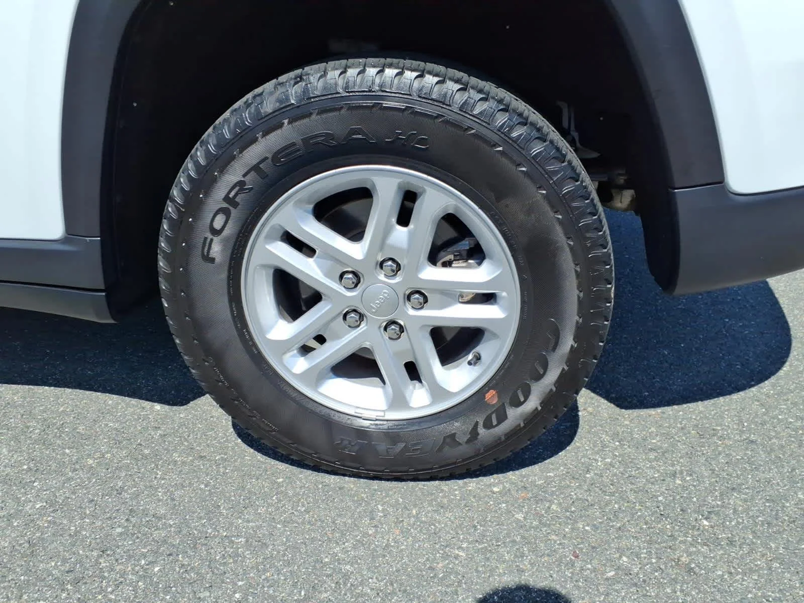 Certified Used 2023 Bright White Clearcoat Jeep Laredo image 13