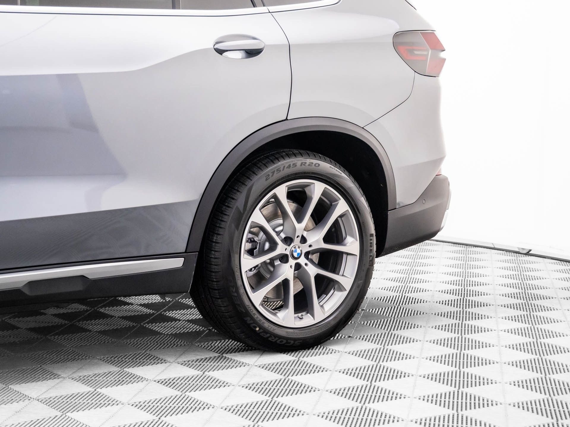 New 2026 Skyscraper Grey Metallic BMW xDrive50e image 35