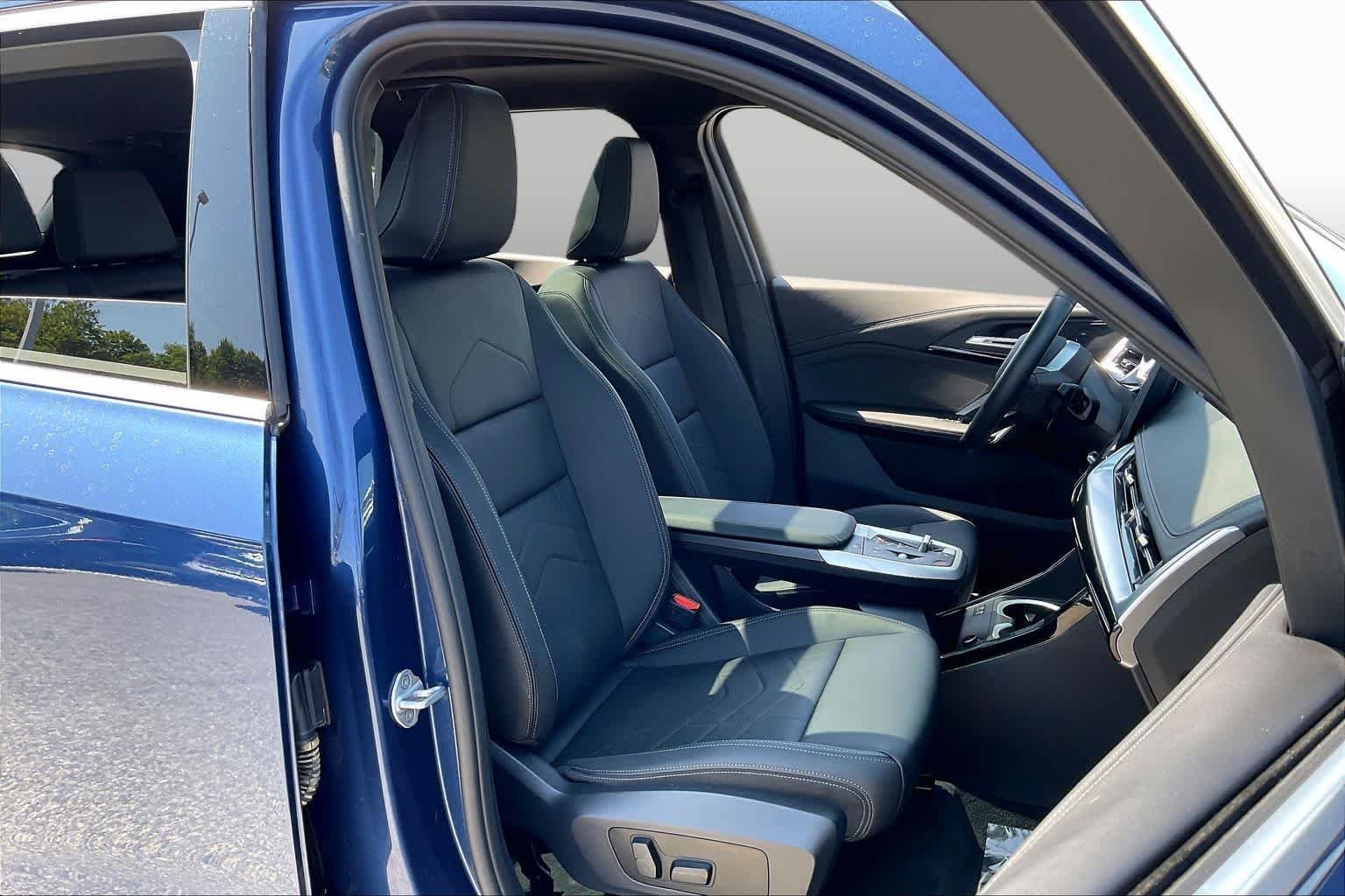 Used 2025 Phytonic Blue Metallic BMW xDrive28i image 8