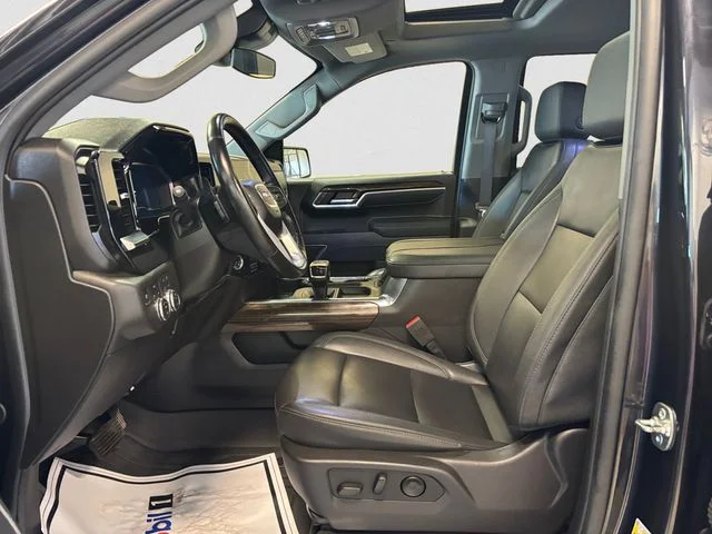 Used 2025 Silver GMC Elevation image 10