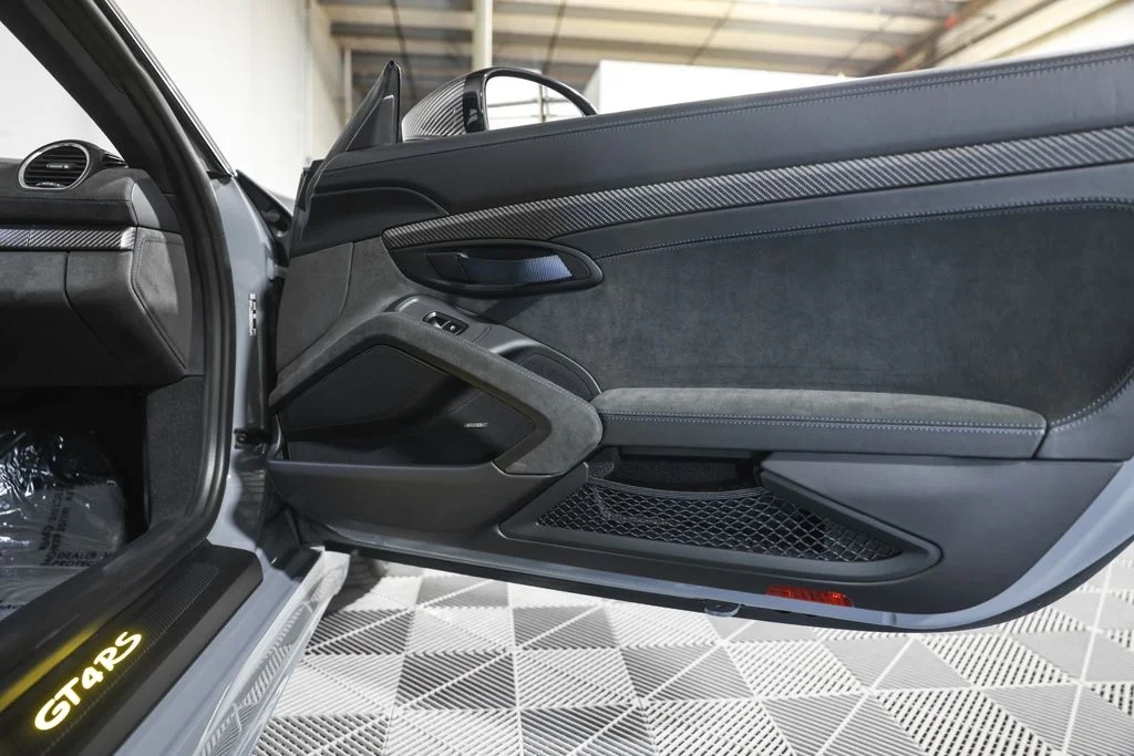 2025 Porsche 718 GT4 RS - Photo 24