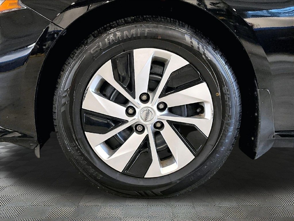 Used 2020 Black Nissan 2.5 S image 7