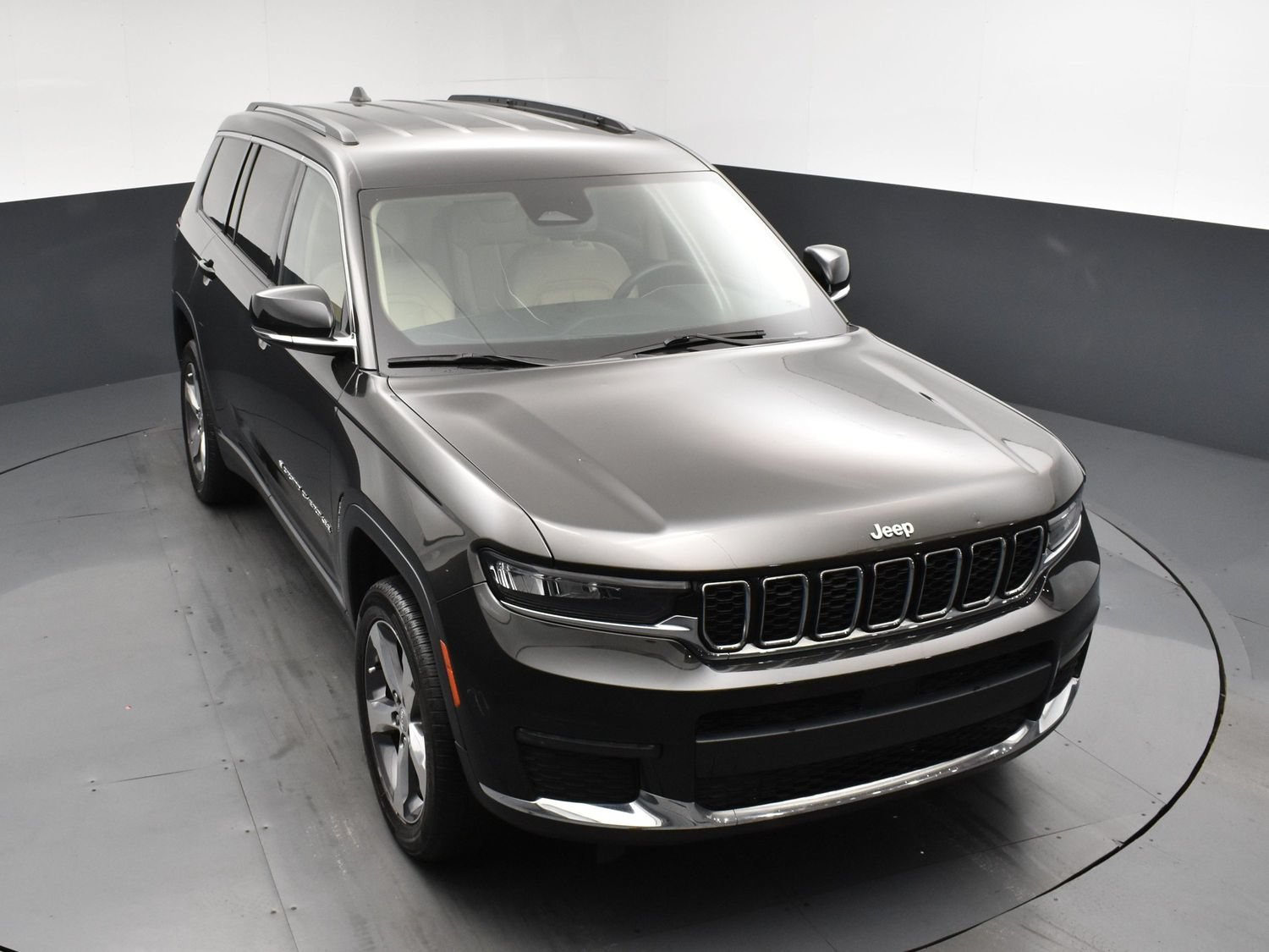 Used 2022 Rocky Mountain Pearlcoat Jeep Limited image 18