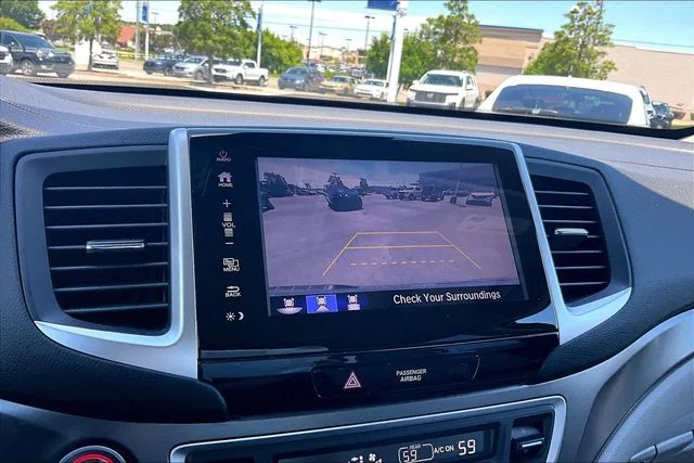 Used 2020 Lunar Silver Metallic Honda RTL image 13