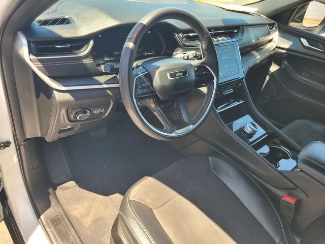 Used 2023 White Jeep Altitude image 12