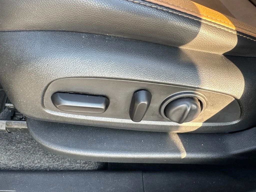 Used 2020 White Chevrolet Premier image 13