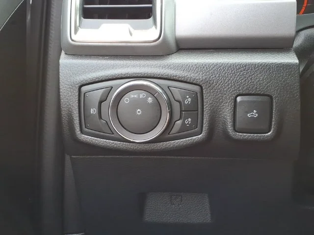 Used 2020 Silver Ford XLT image 20