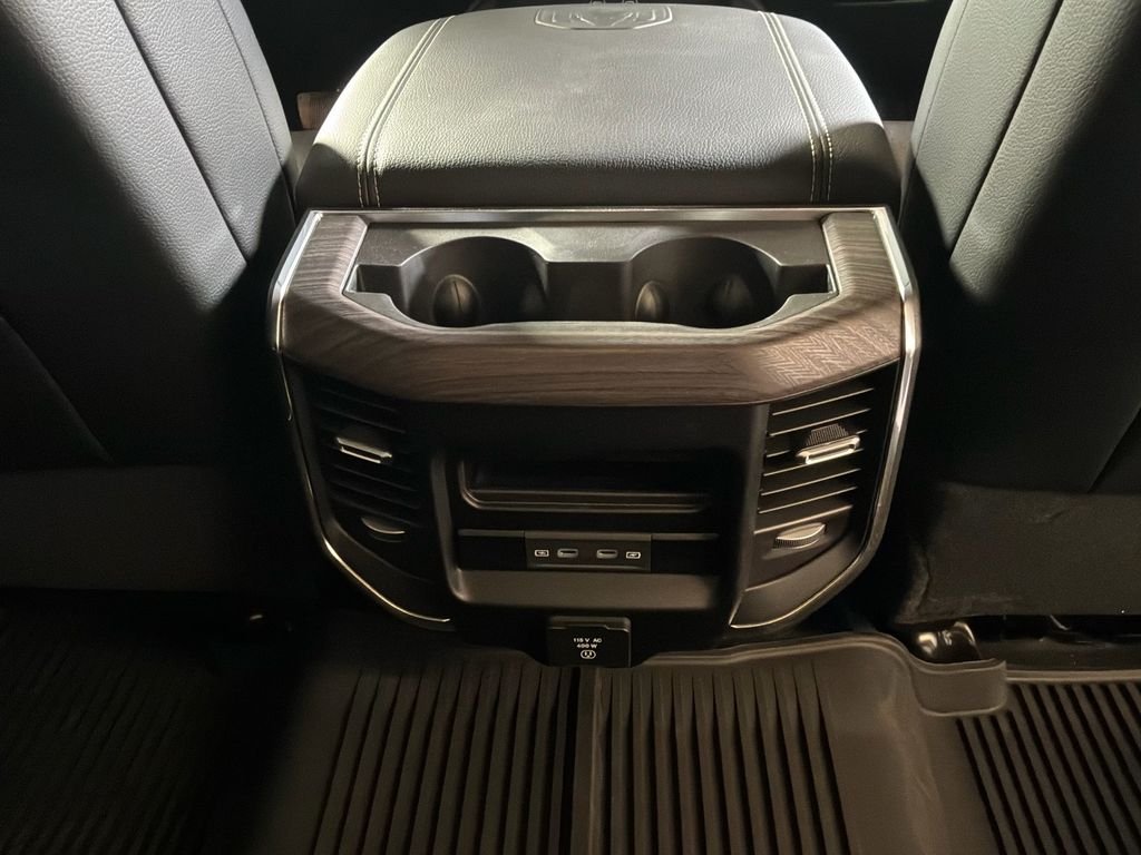 New 2026 Granite Crystal Metallic Clear-Coat Exterior Paint RAM Laramie image 22