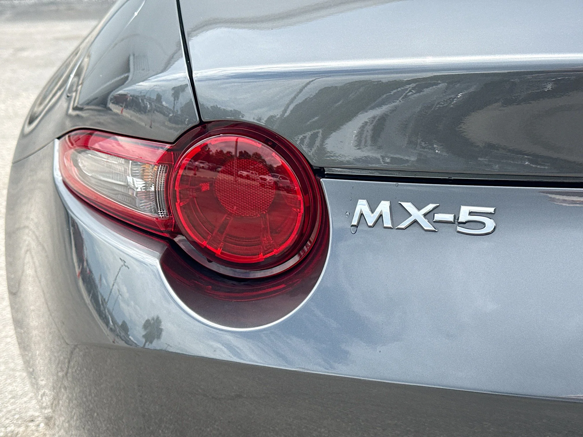 Used 2022 Machine Gray Metallic Mazda Grand Touring image 10