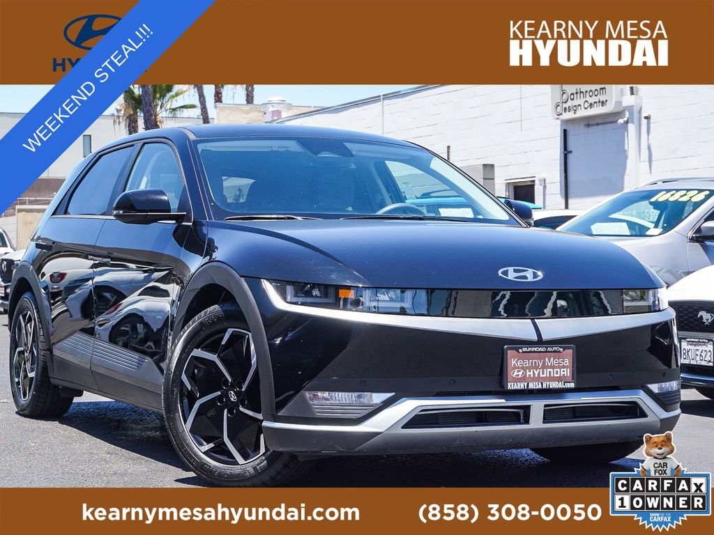 Used 2024 Black Hyundai SEL image 1