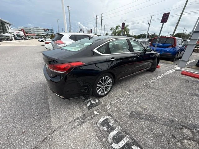 Used 2015 Black Hyundai 3.8 image 3