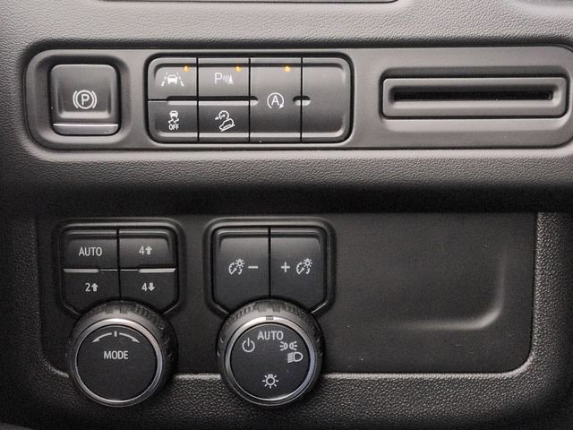 Used 2024 Summit White Chevrolet Premier image 22