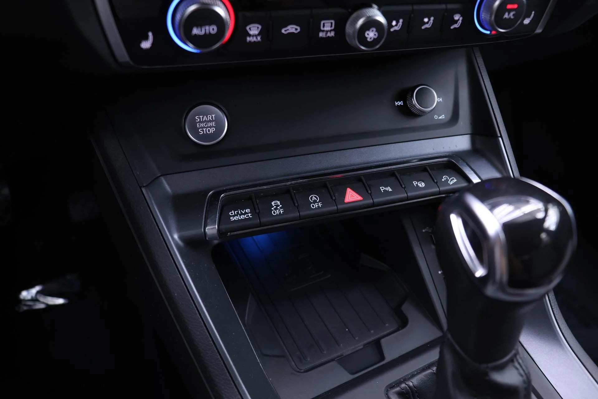 Used 2019 Blue Audi 2.0T Prestige image 9