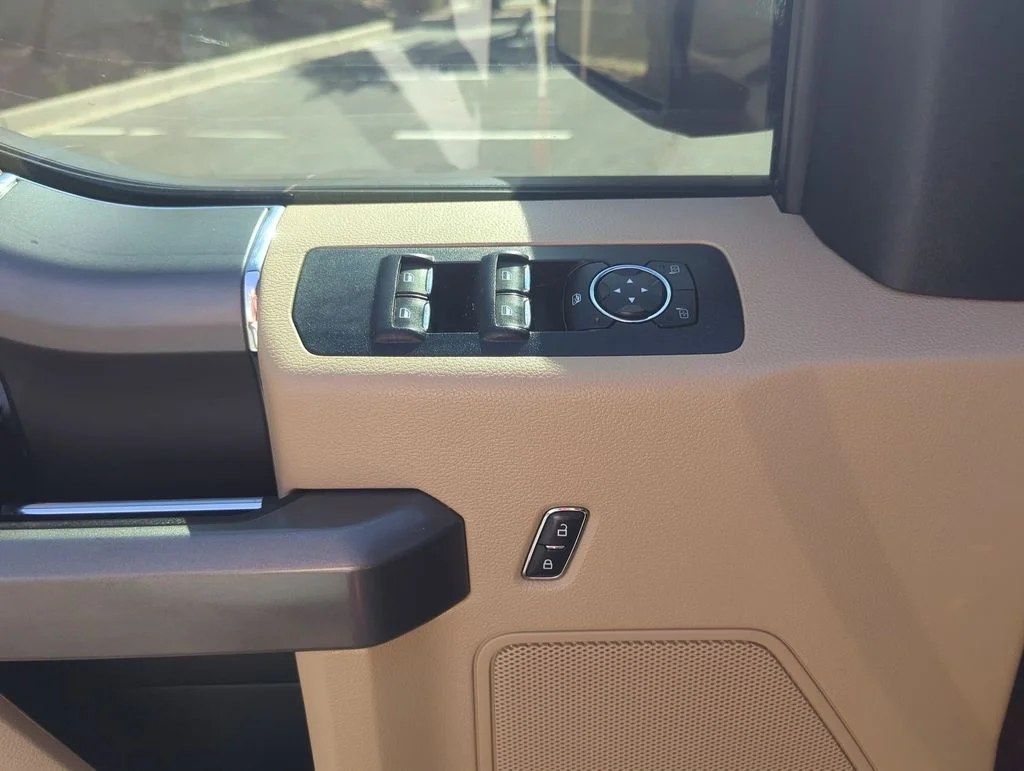 Used 2016 Red Ford XLT image 14