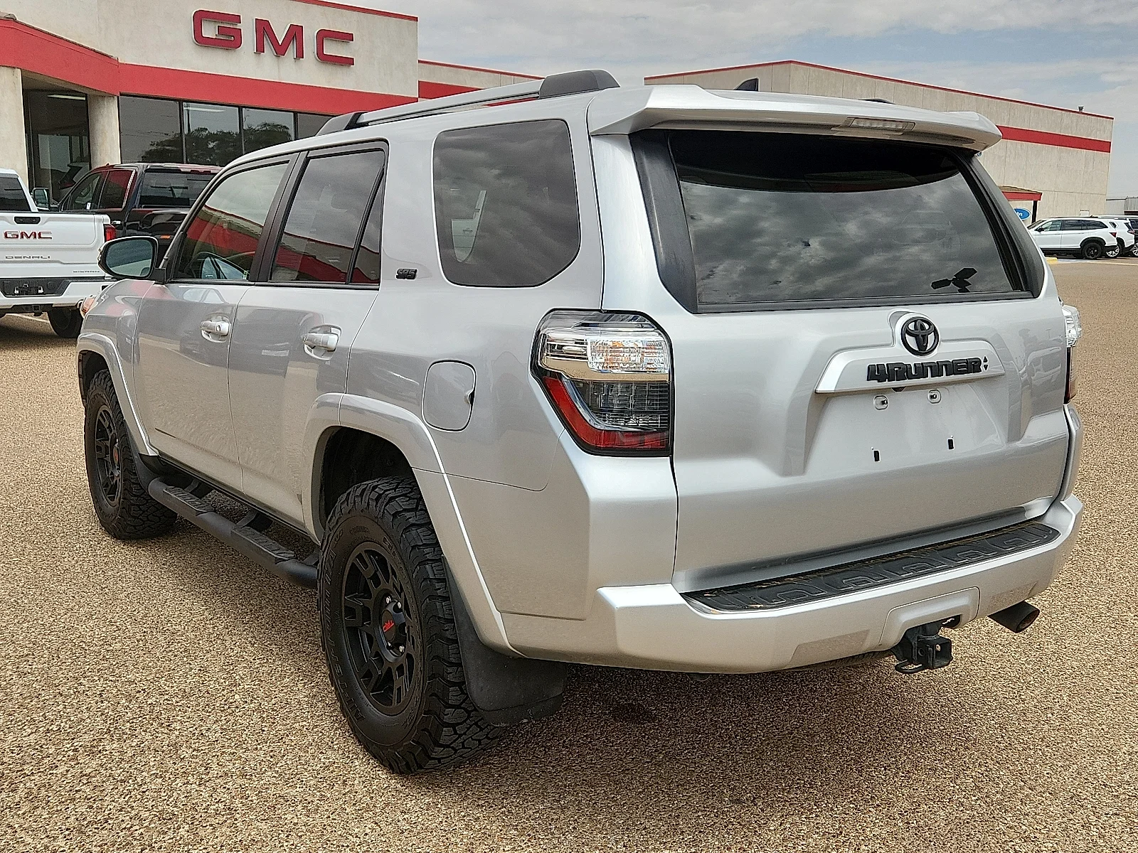 Used 2022 Silver Toyota SR5 Premium image 3