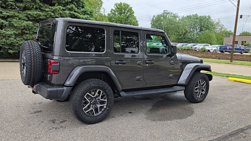 New 2026 Granite Crystal Metallic Clear-Coat Exterior Paint Jeep Sahara image 38