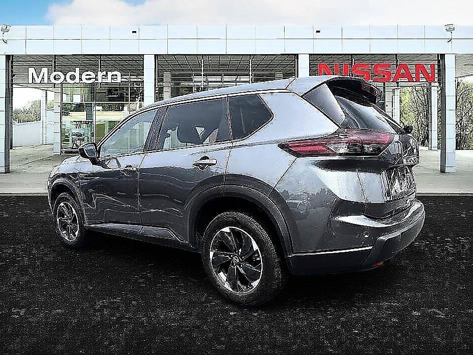 Used 2025 Gun Metallic Nissan SV image 3