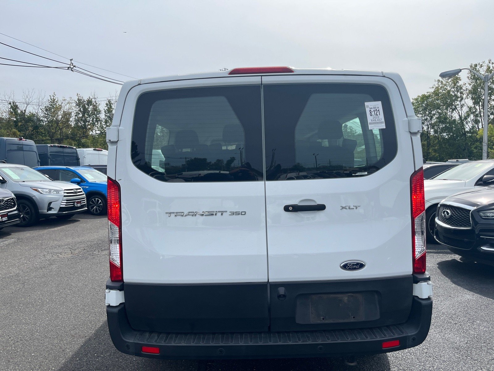 2022 Ford Transit Passenger Van XLT photo 4