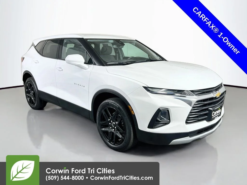 Used 2022 Summit White Chevrolet LT image 1