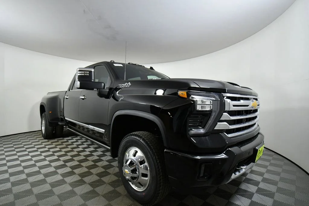 2026 Chevrolet Silverado 3500 HD High Country - Photo 8
