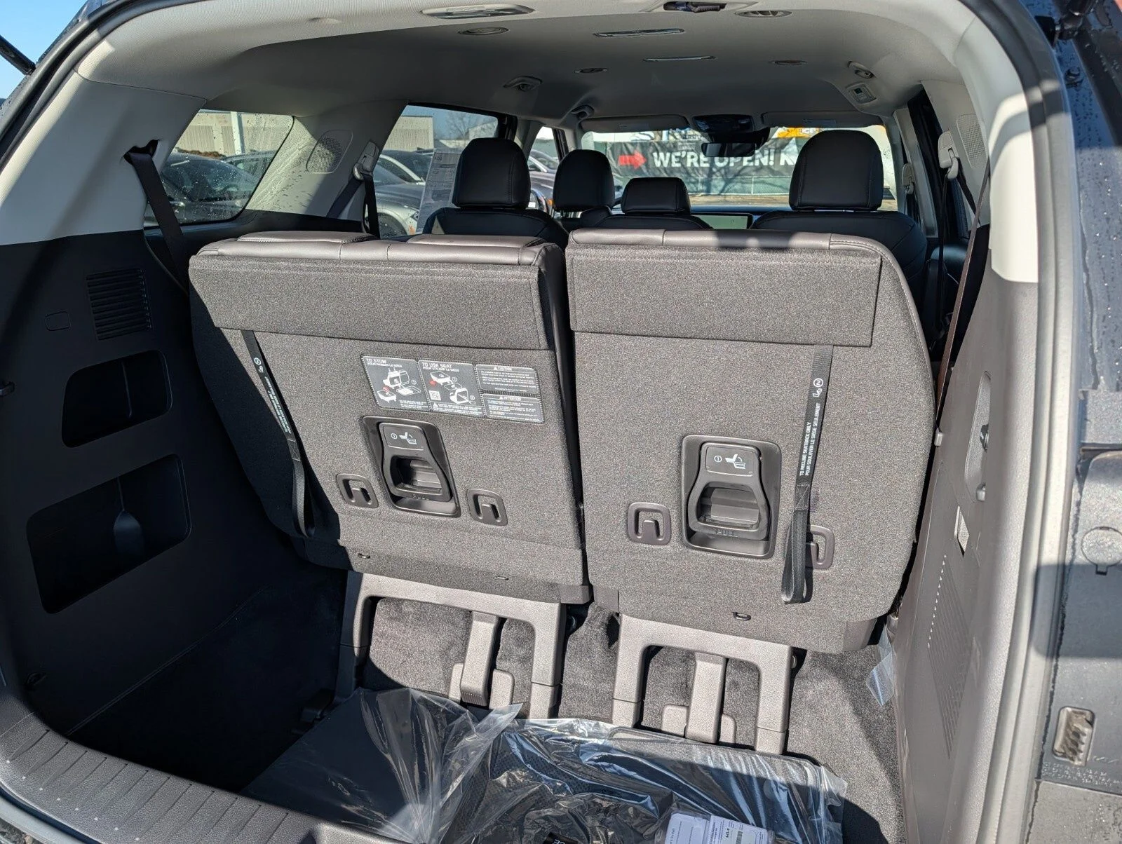 2026 Kia Carnival LXS - Photo 20