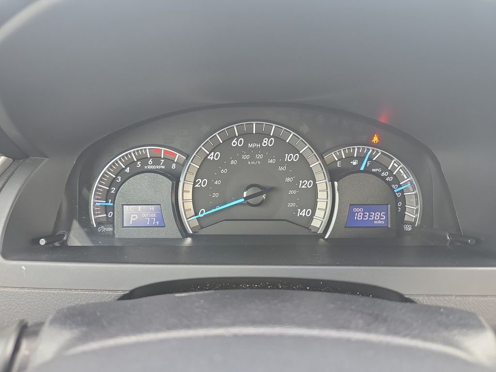 Used 2014 Red Toyota SE image 26