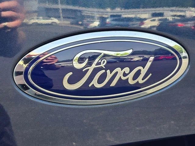 Used 2015 Blue Ford XLT image 17