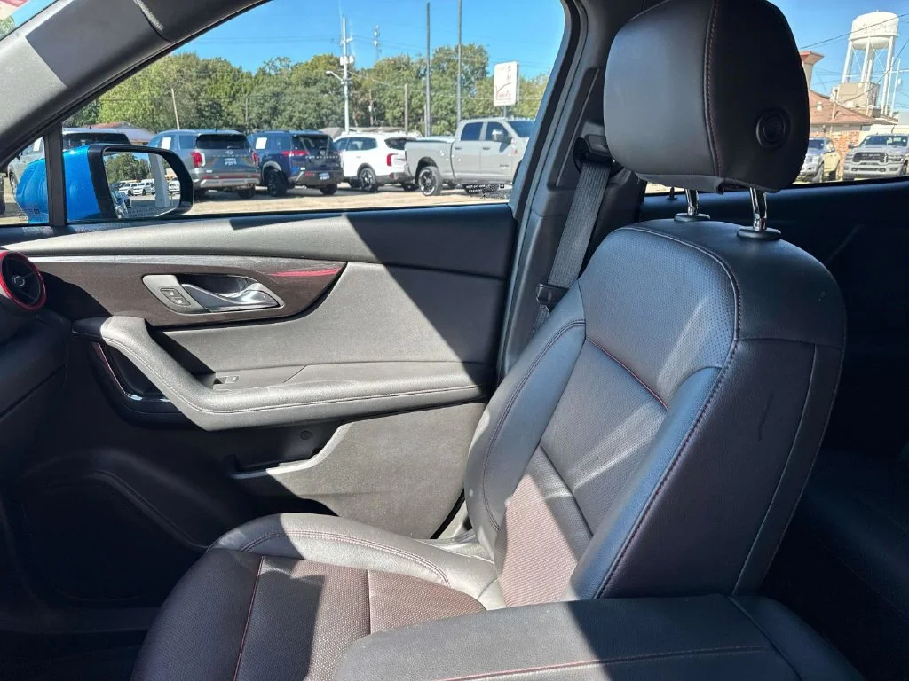 Used 2021 Blue Chevrolet RS image 32