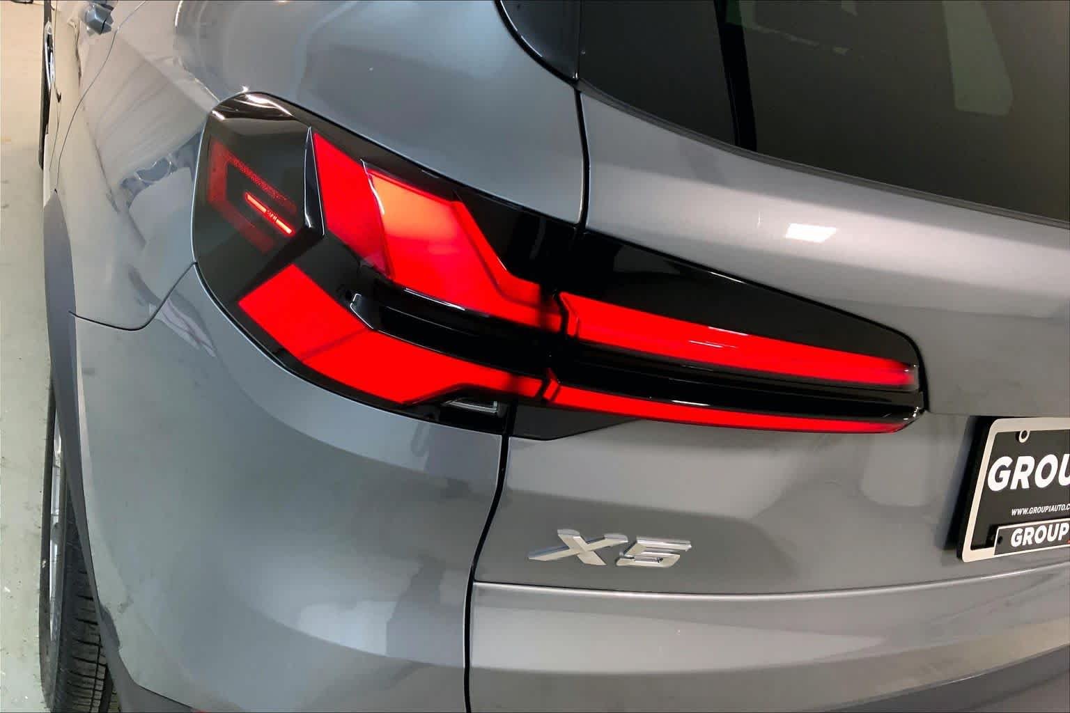 New 2026 Skyscraper Grey Metallic BMW xDrive40i image 14