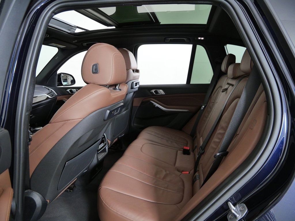 Used 2020 Carbon Black Metallic BMW xDrive40i image 30
